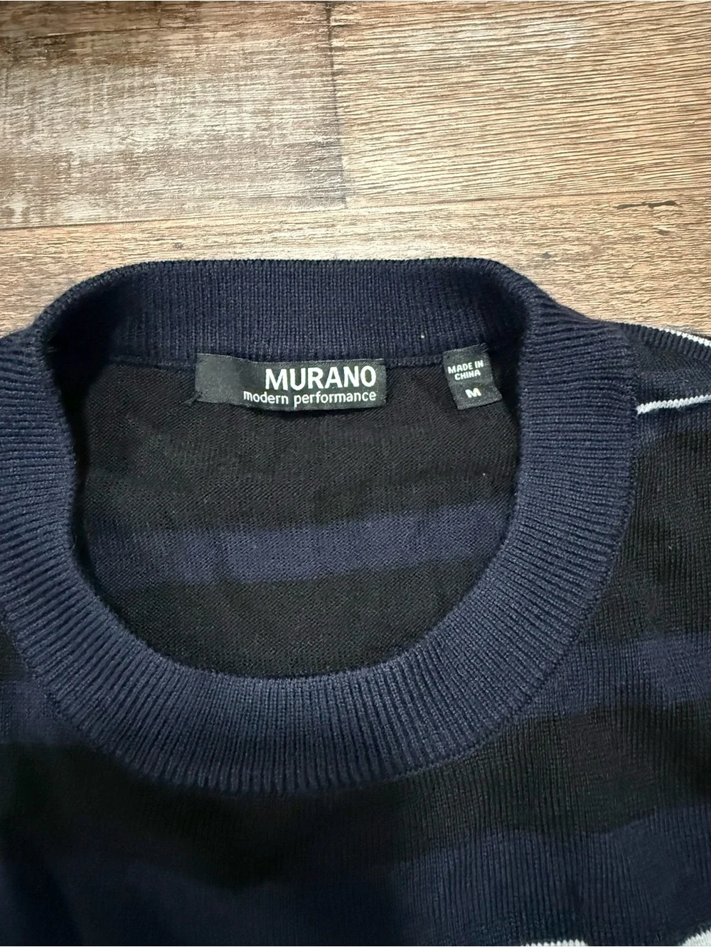Murano Modern Performance Men’s Striped Crewneck Sweater - M